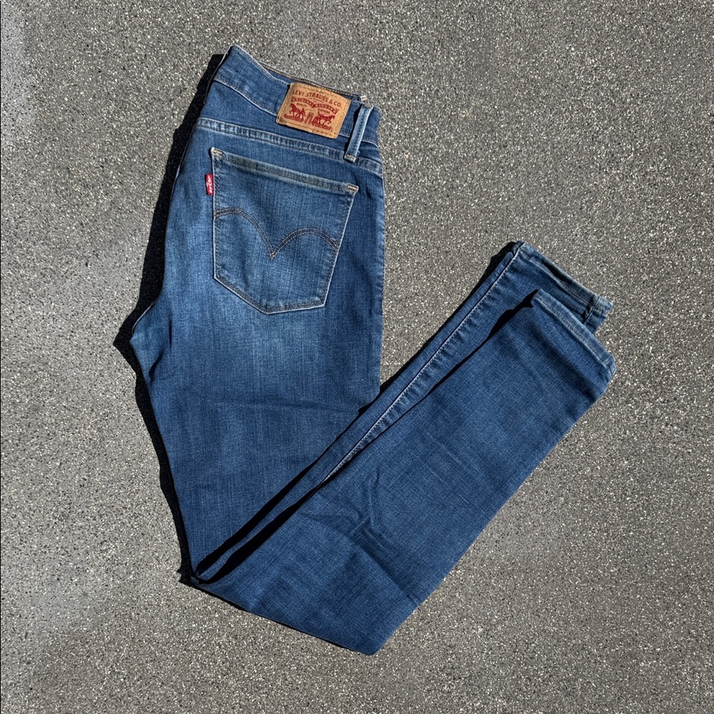27x30 Levi’s women’s skinny jeans 710 super skinny